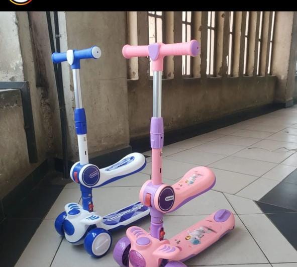 3 Wheeled Scooter for Kids, 2-in-1 Sit Stand Child Toy Kick Scooters