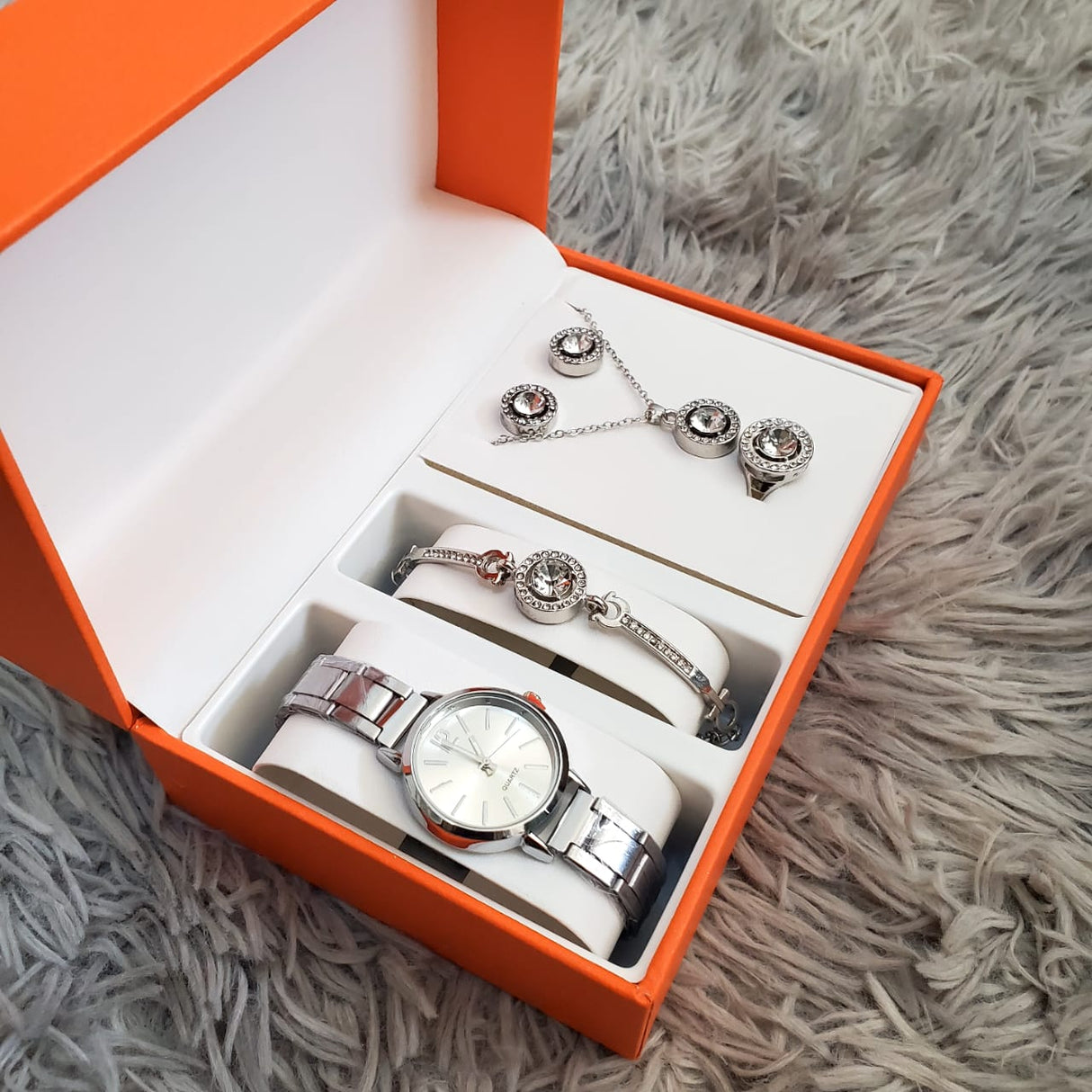 5Pcs Ladies Watch Gift Set Silver