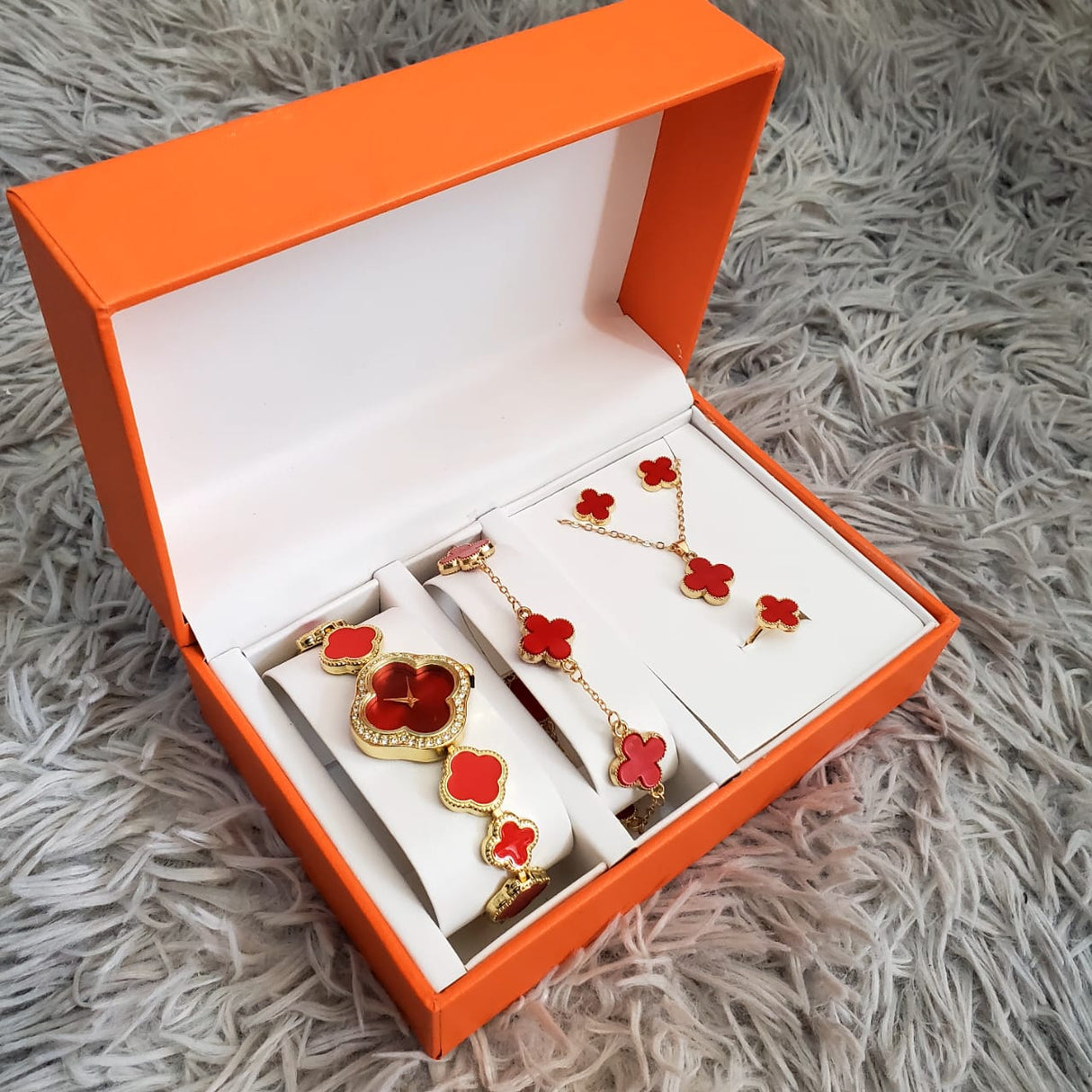 Elegant 6 in 4 leaf Clover Ladies Gift Set