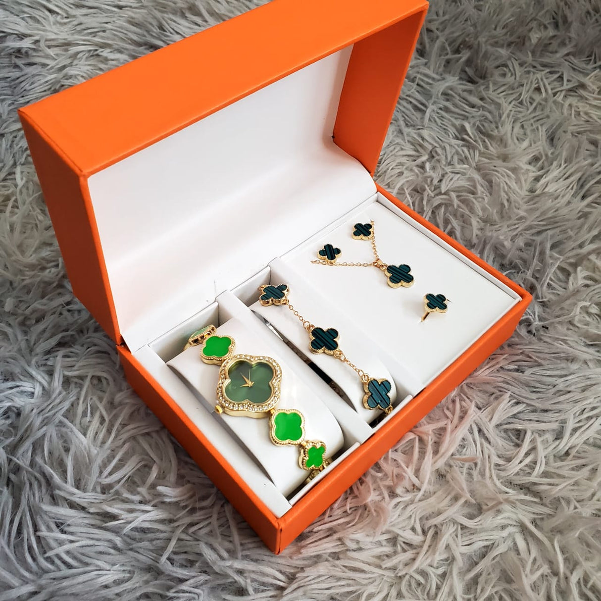 Elegant 6 in 4 leaf Clover Ladies Gift Set